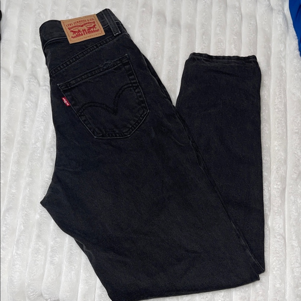 Levi's High Waisted Mom Jean | Size 26